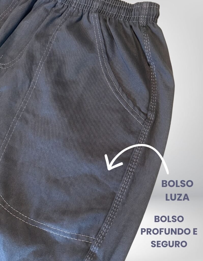 Calça de brim com bolso profundo